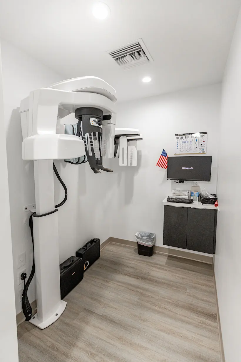 Cone beam CT and 3D dental imaging equipment at Florida Smiles Dental
